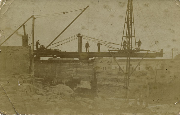 Construction of the south pier 2