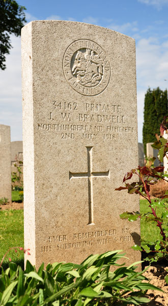 William's gravestone in Ligny St Flochel Cemetery